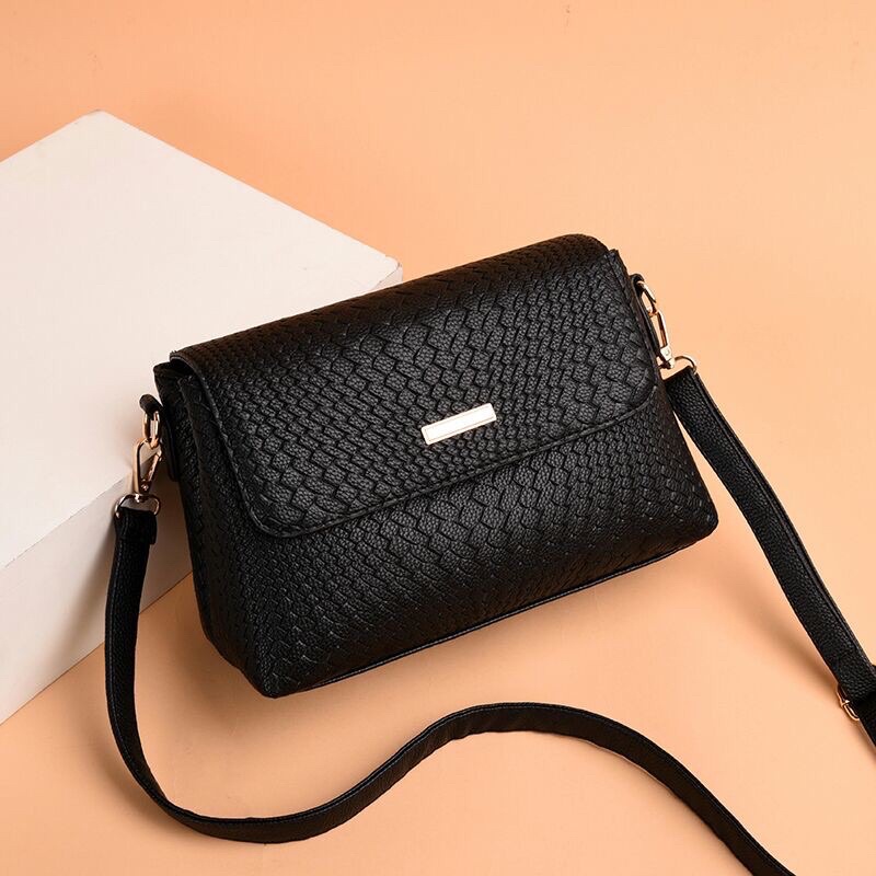 HIB029 TAS SELEMPANG HITAM