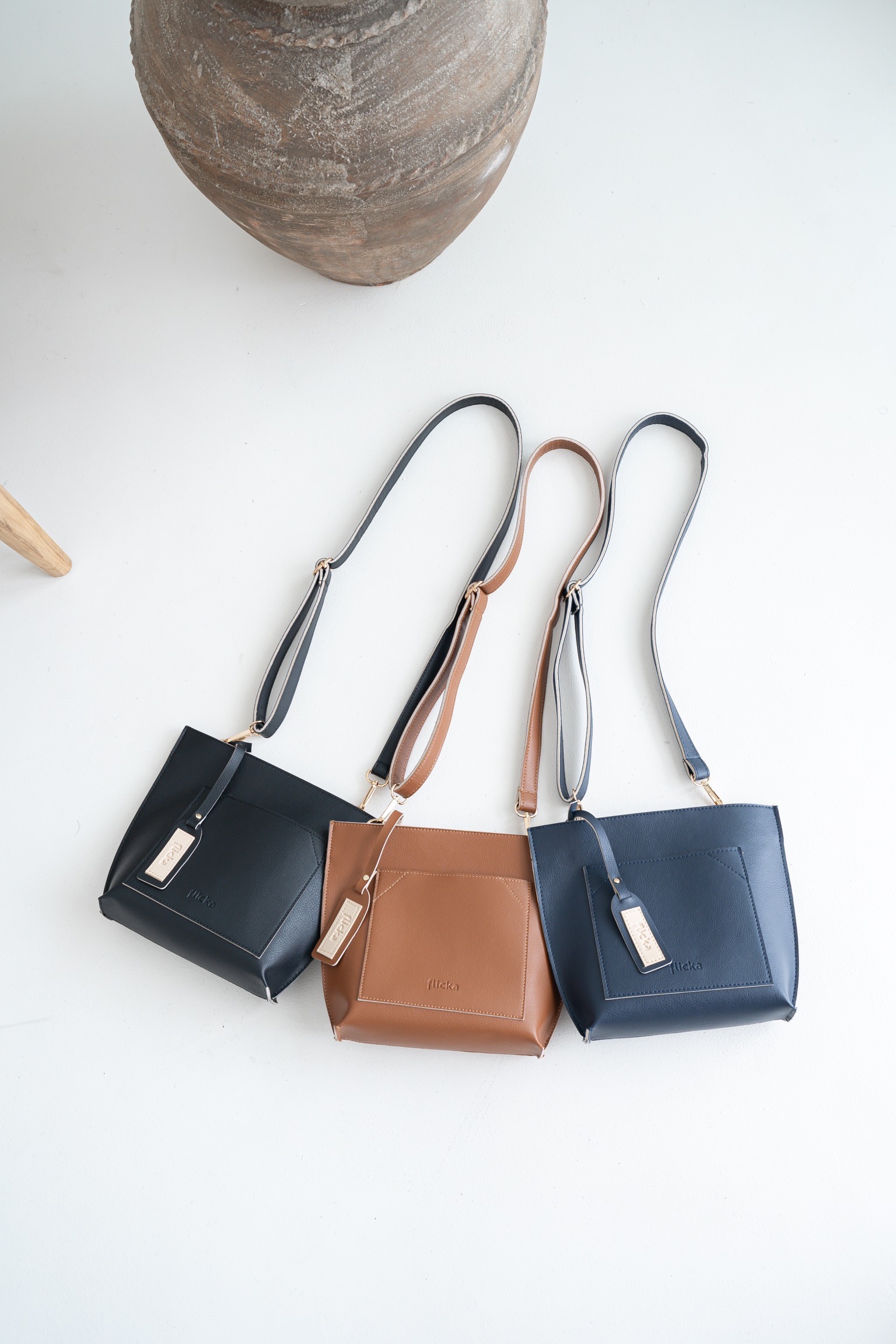 Sling Bag Flicka DD 178