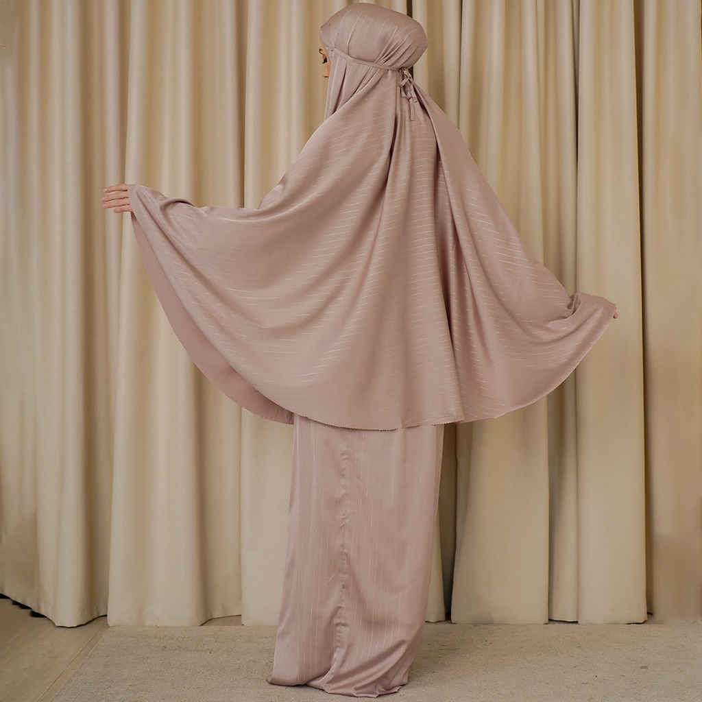 Syaina Sesame Prayer Robe