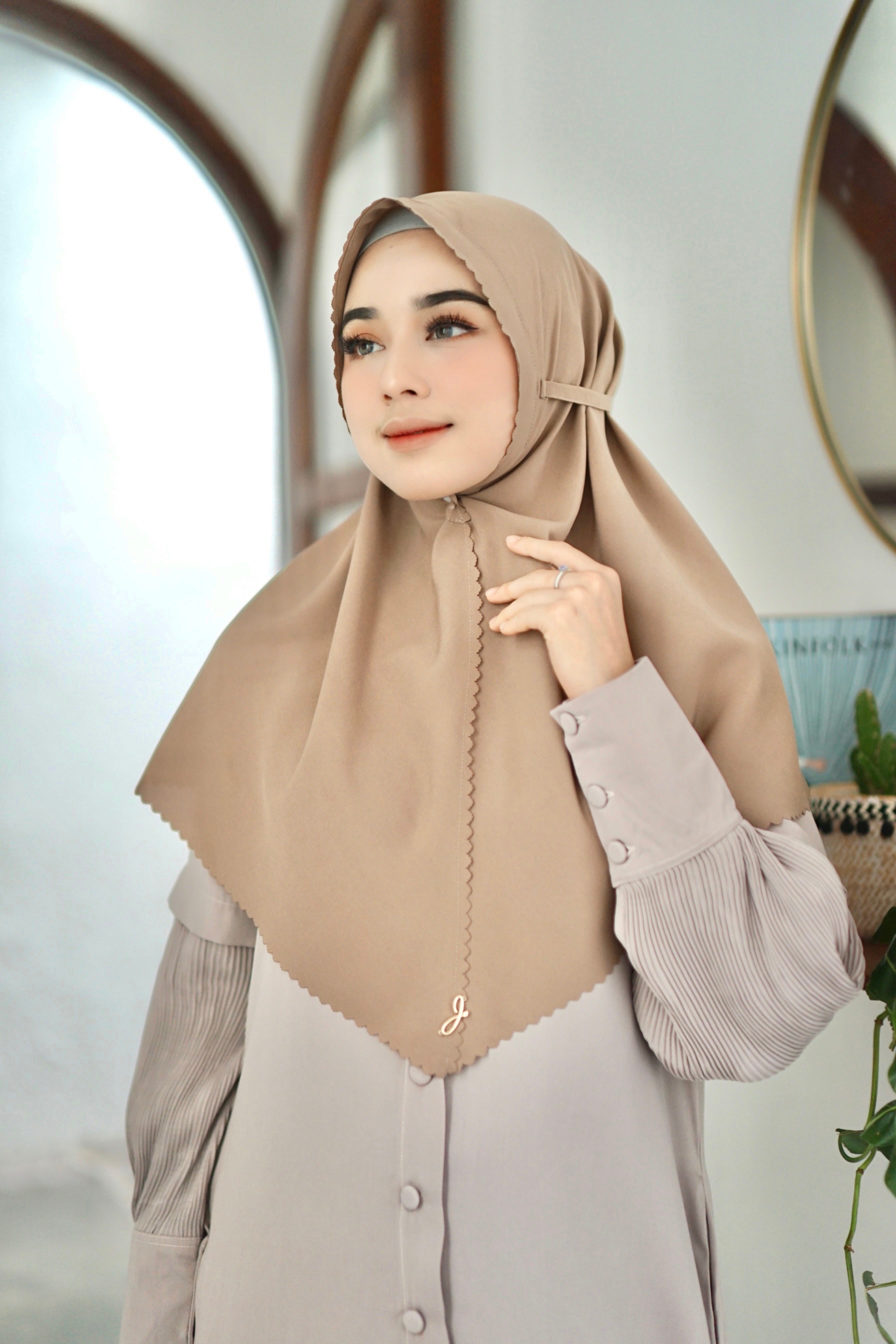 Bergo queen nude