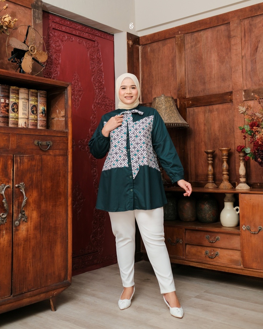 Aruna Blouse - Emerald | Atasan Blouse Bigsize Jumbo