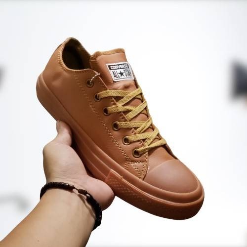 CONVERSE LEATHER CHUCK TAYLOR ALL STAR