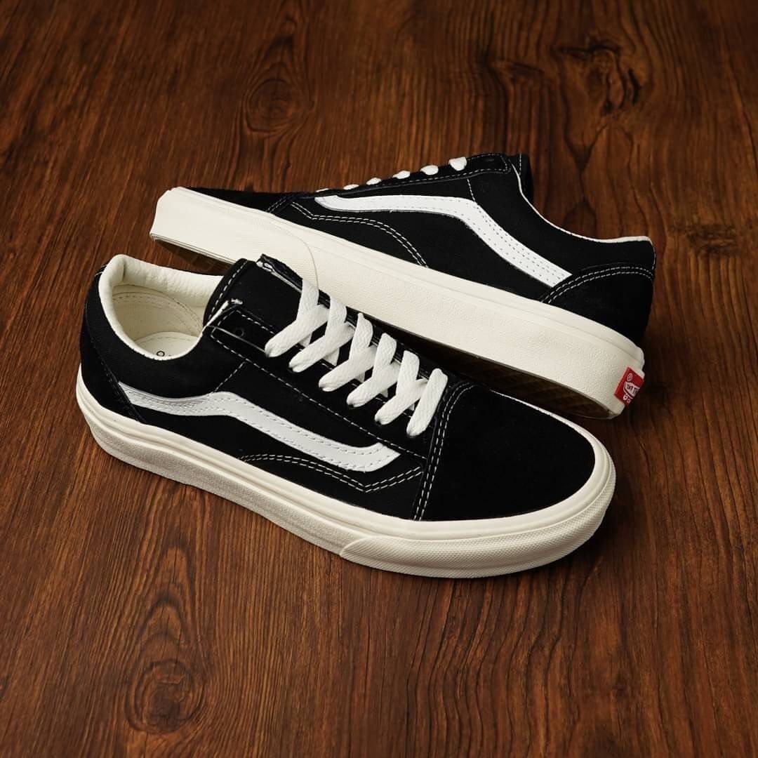 VANS VAULT OG OLD SKOOL LX - BLACK/MARSHMALLOW