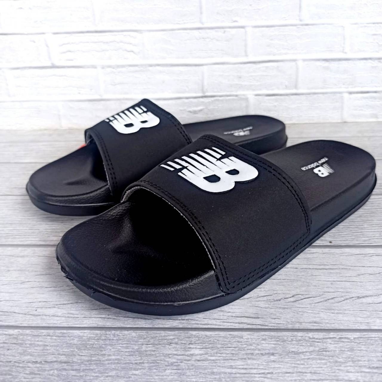 NEW BALANCE CLASSIC SANDALS