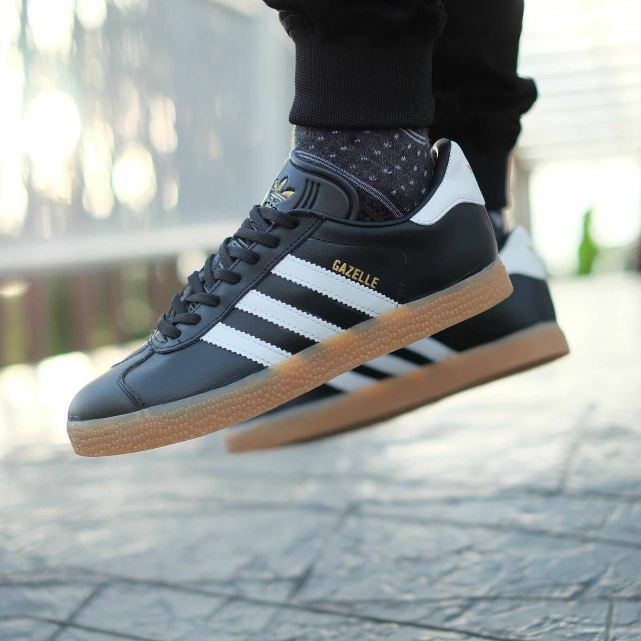 ADIDAS GAZELLE LEATHER BLACK GUMSOLE