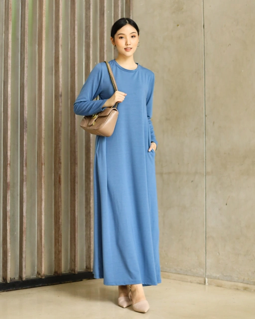 Image of BASIC LONG SLEEVE DRESS - DENIM