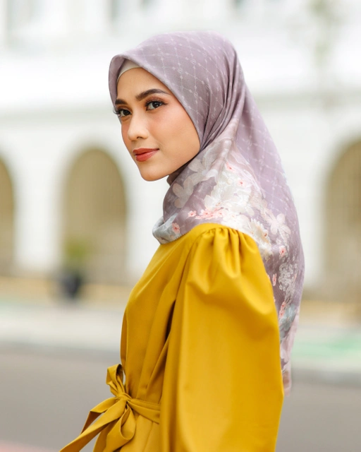 Image of PEONY SCARVES - MOCCA