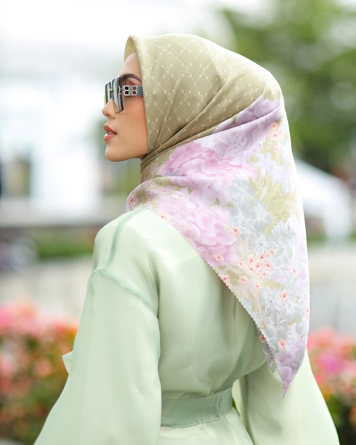 Image of PEONY SCARVES - GREEN