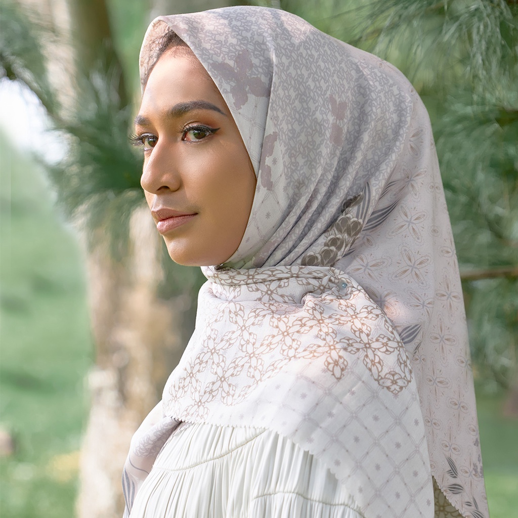 Serampai Ivory Scarf