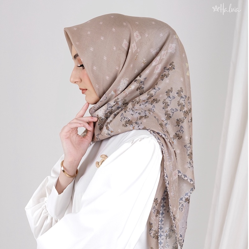 Gardenia Scarf Nude 