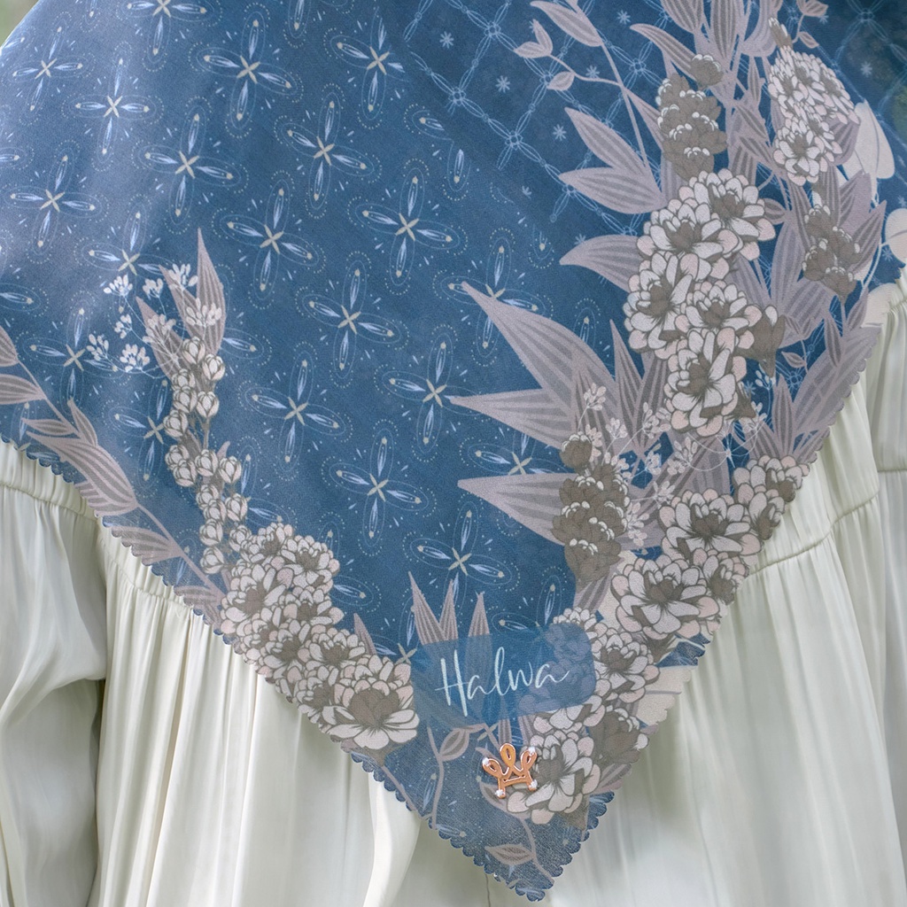Serampai Navy Scarf