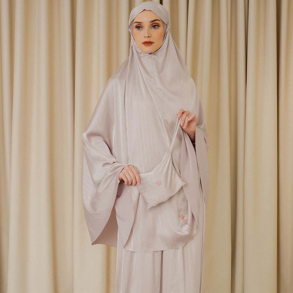 Syaina Crystall Prayer Robe
