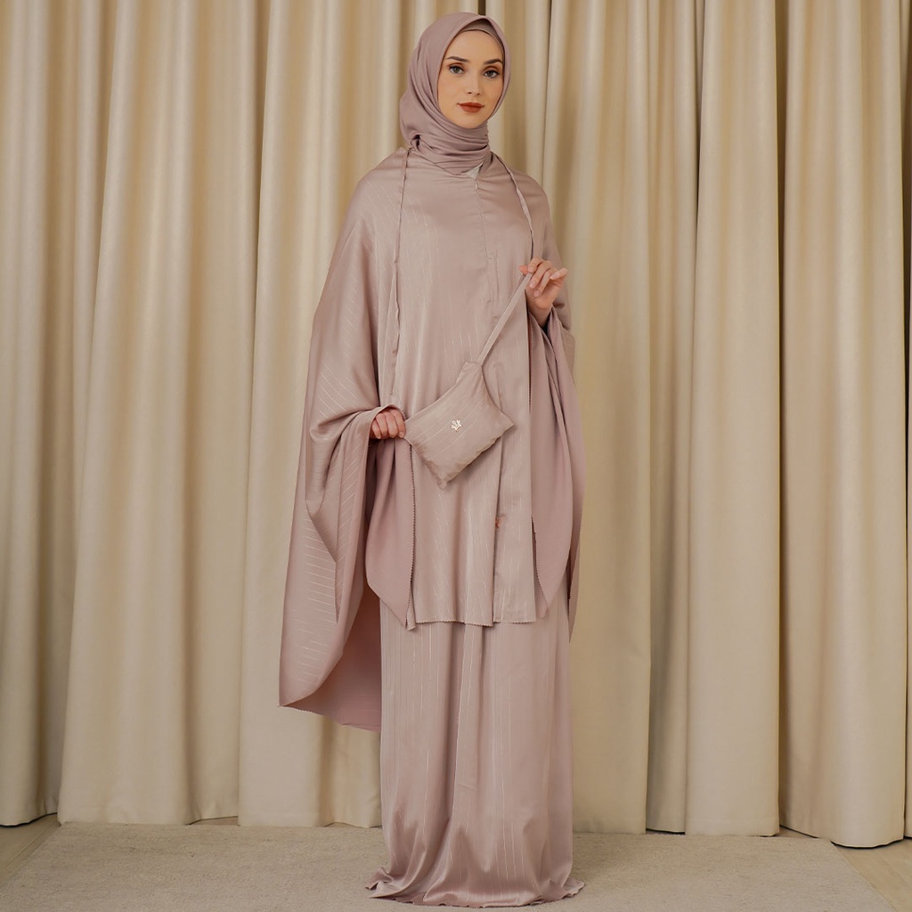Syaina Sesame Prayer Robe
