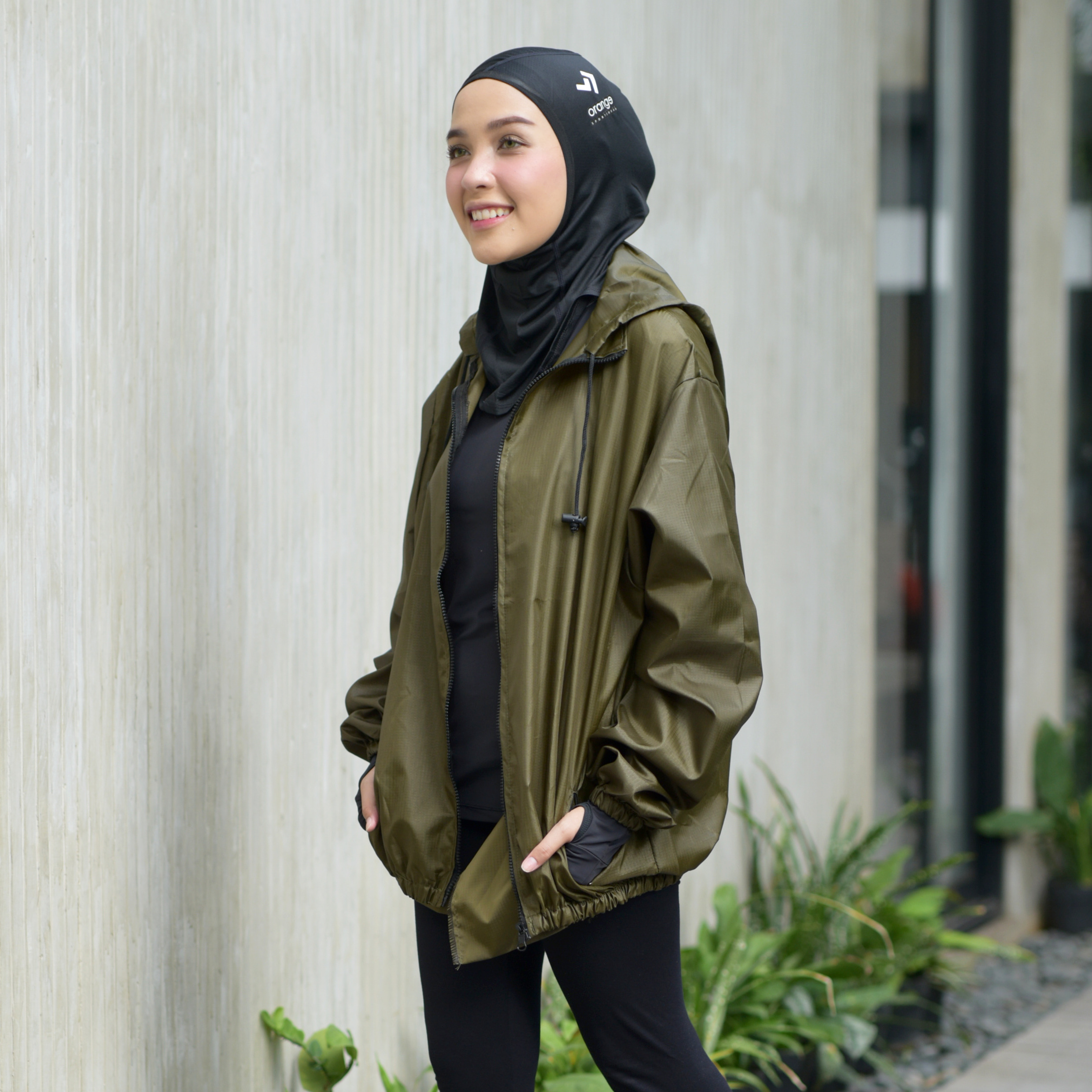 Jacket Olahraga Pria Wanita Serena Ultra Slimming Light