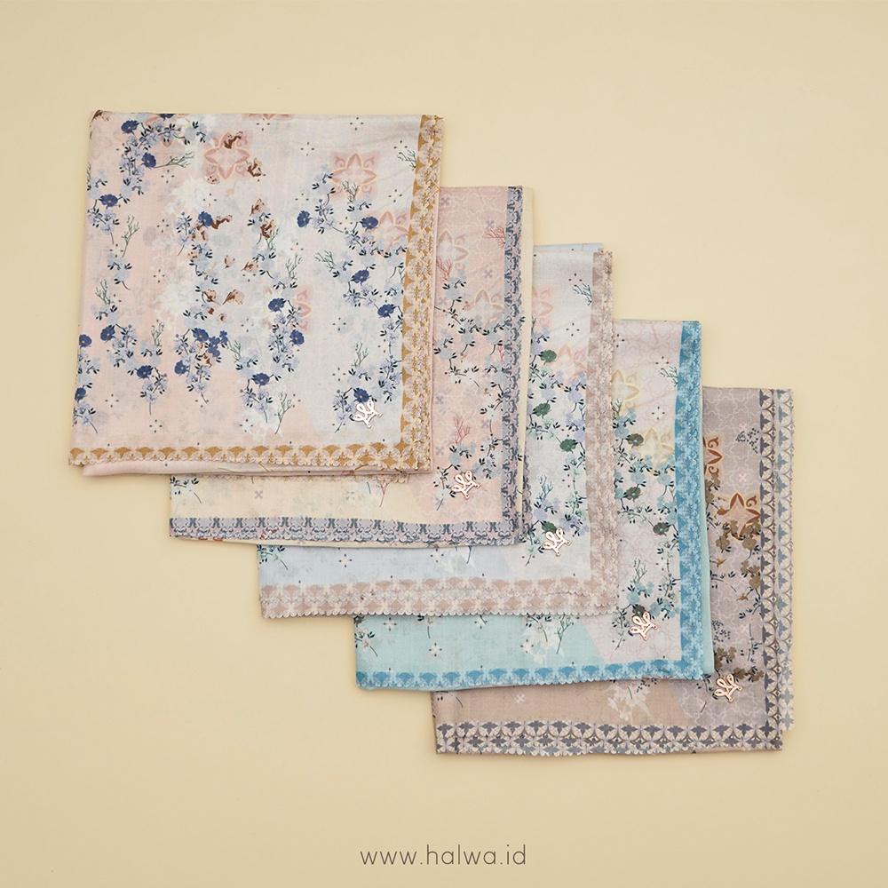 Gardenia Scarf Blossom