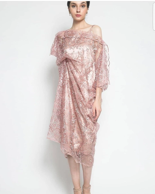 Image of mididress brukat pearl dusty pink - VA131
