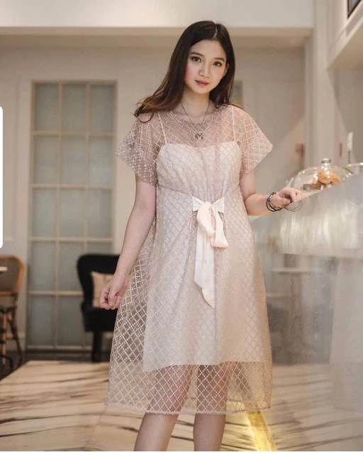 Image of mididress brukat pearl  dusty pink - VA154