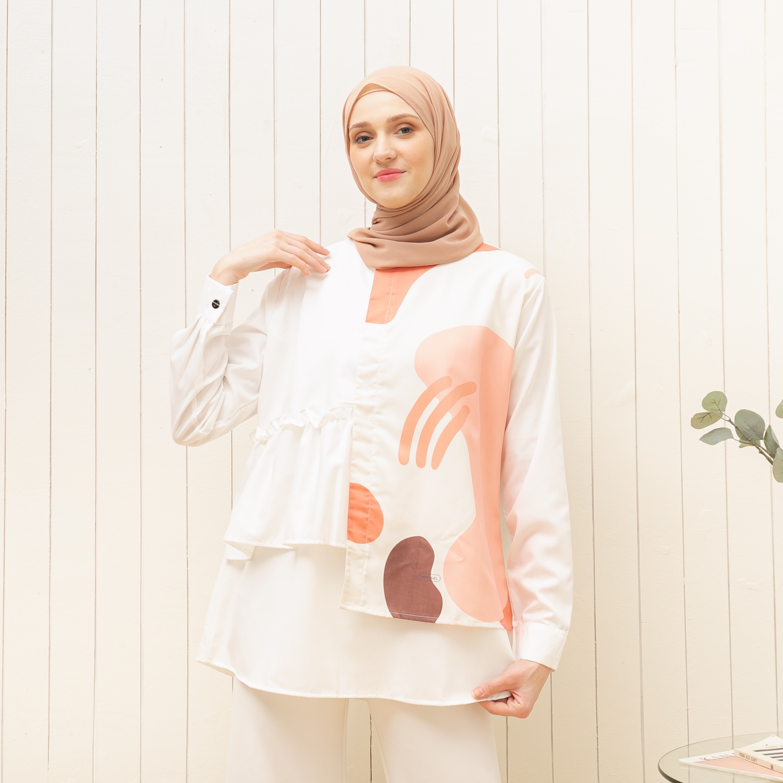 Printed Blouse EXCLUSIVE shapes