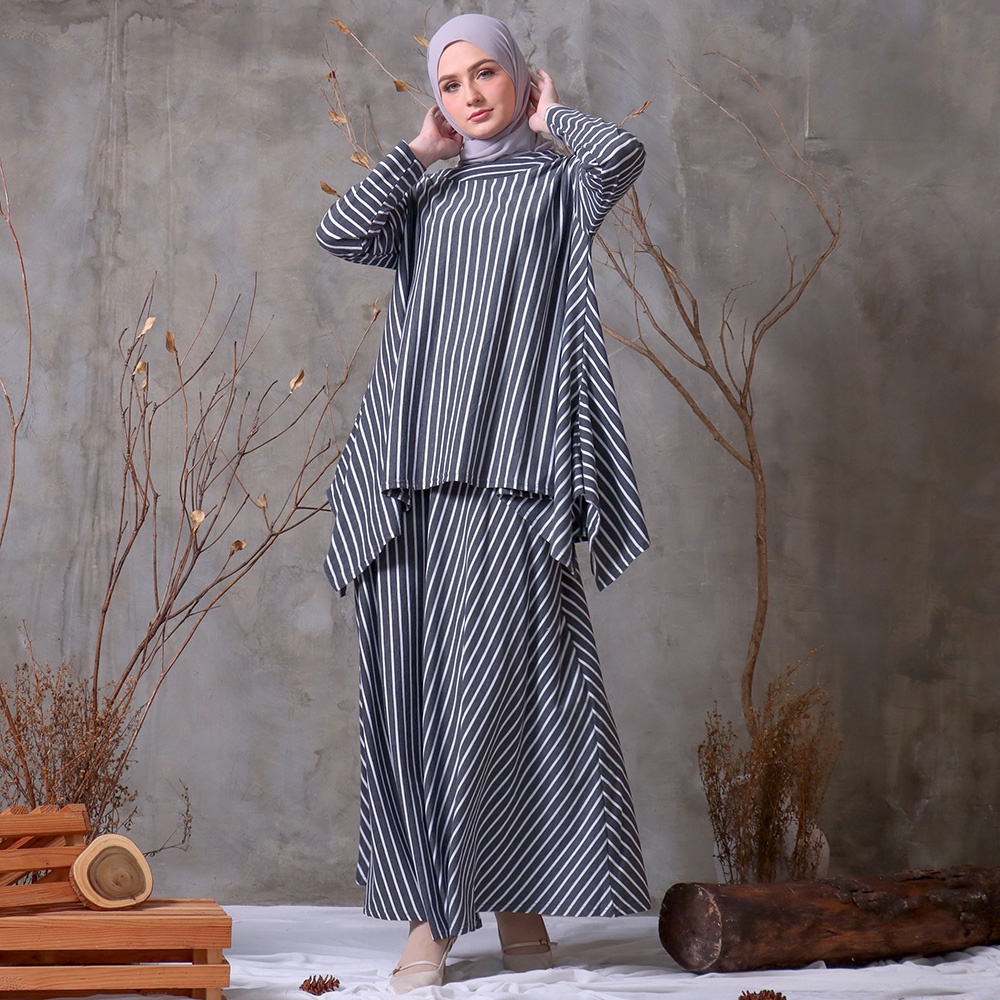 Oneset Simple Stripes with Skirt - Setelan Rok Salur Besar