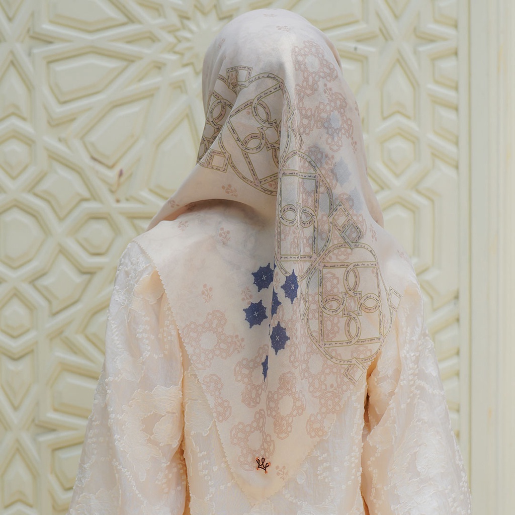 Persian Zeru White Scarf