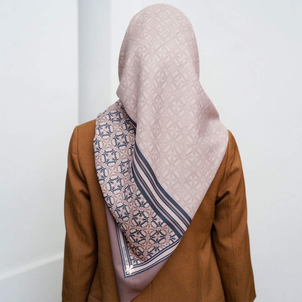 Gale Creme Scarf