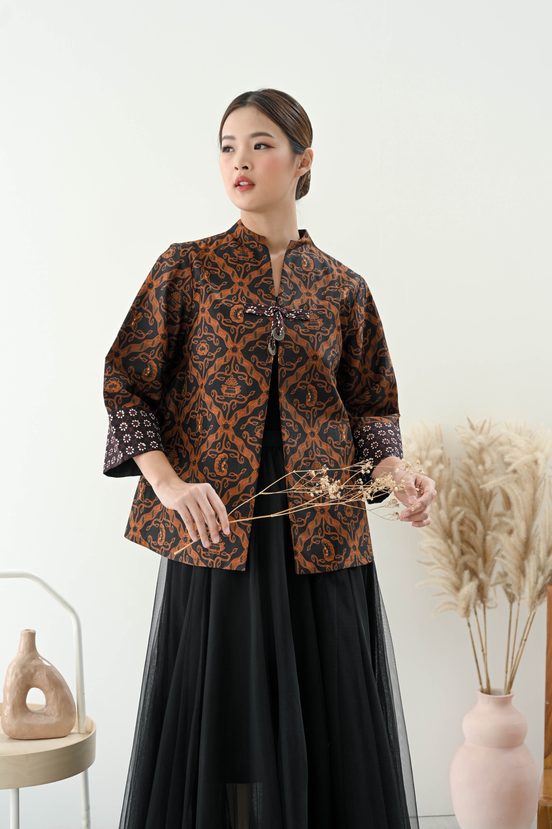 Adelia Outer 01