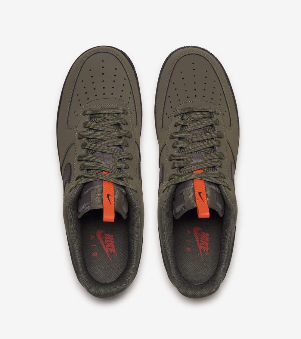 NIKE AIR FORCE 1 - MEDIUM OLIVE