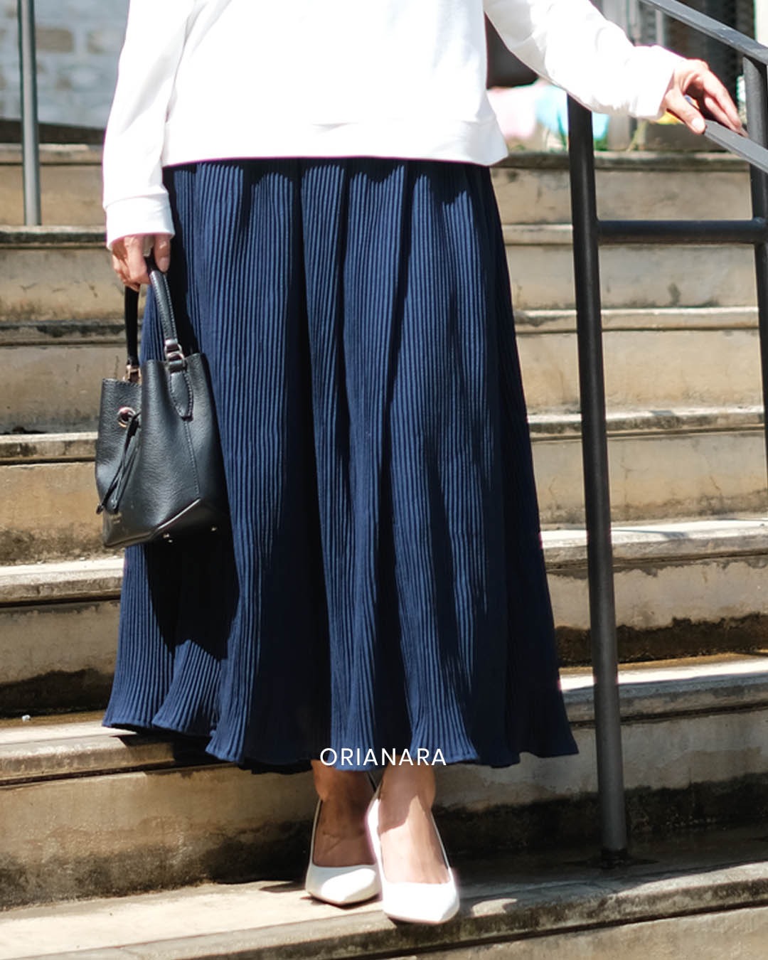 Jidda Pleats Skirt - Navy