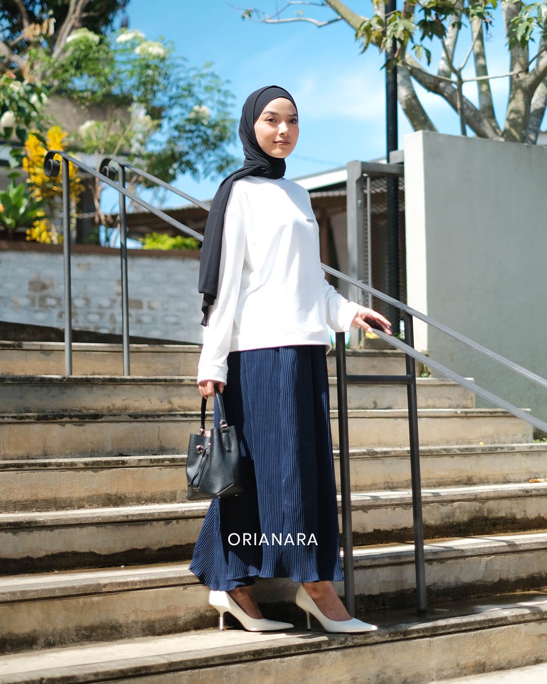 Jidda Pleats Skirt - Navy