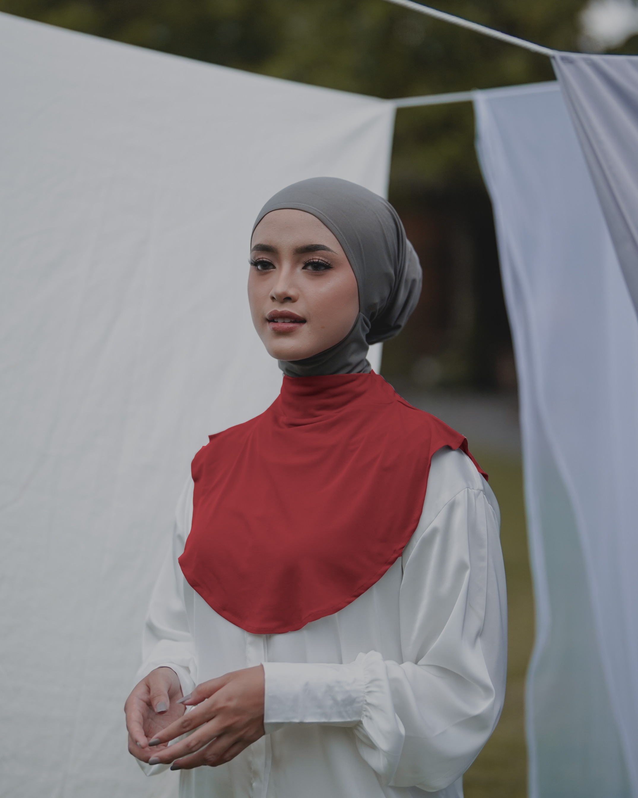 LEIYA NECK MANSET - MAROON