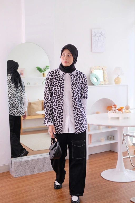 Image of Elle Lupi Double Shirt