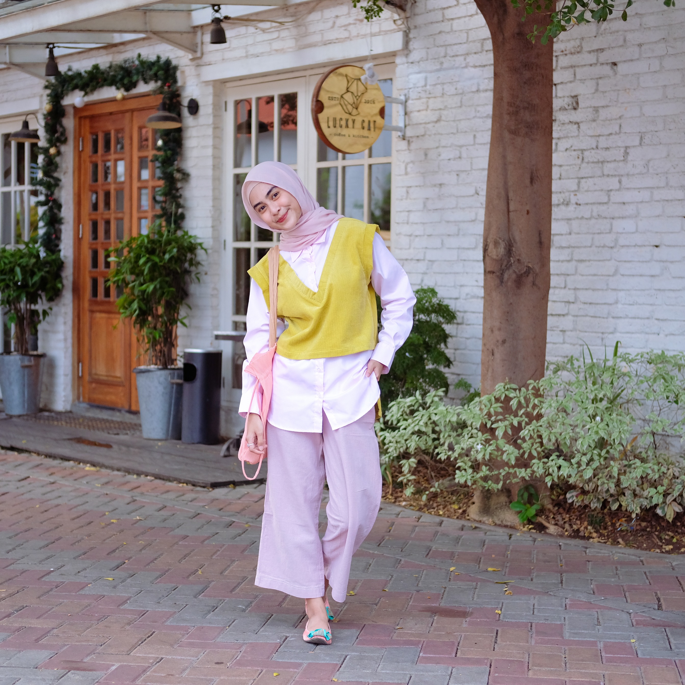 Lizzy - Vest Shirt