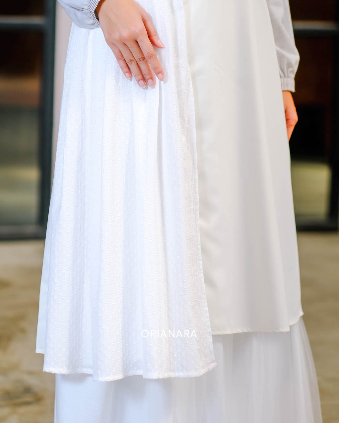 Alma Tunik - White