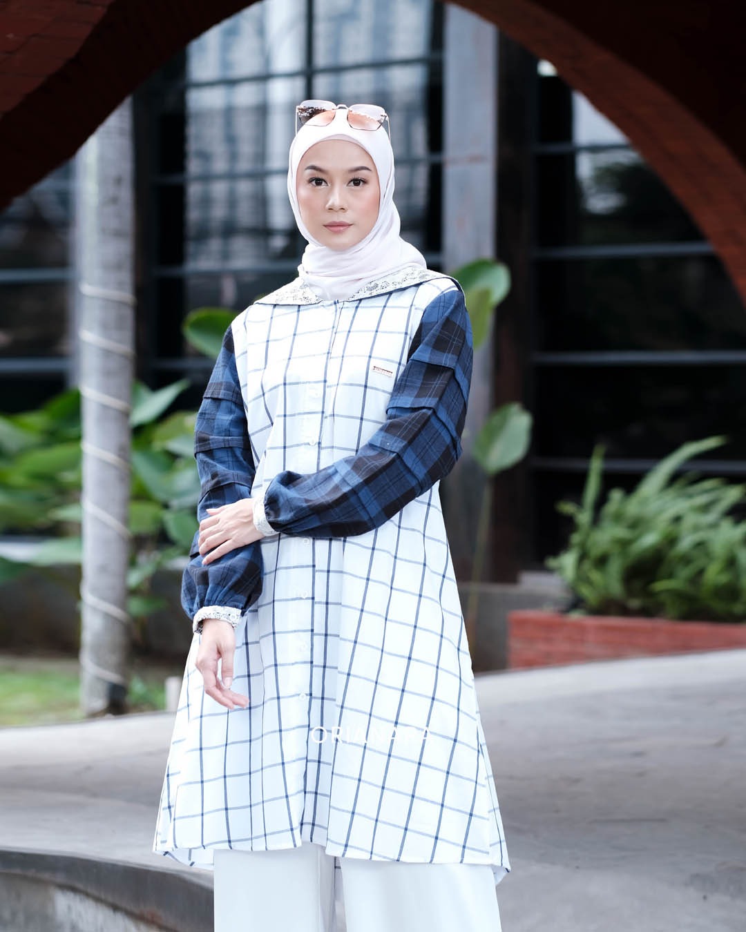 Kyrie Tunik - Blue Square