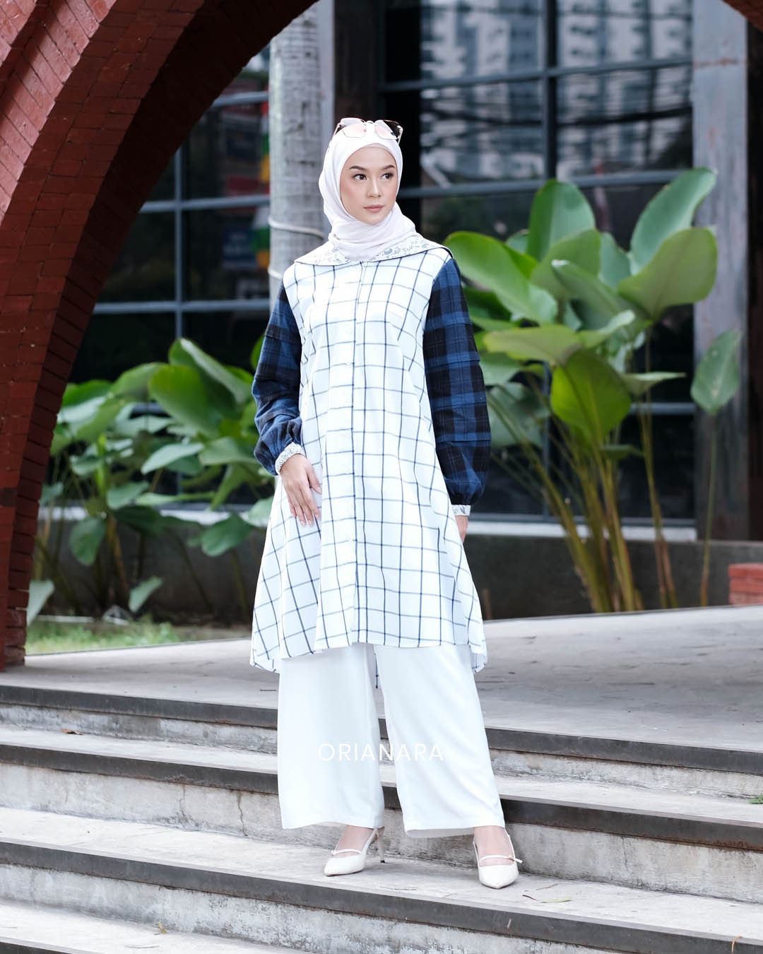 Kyrie Tunik - Blue Square