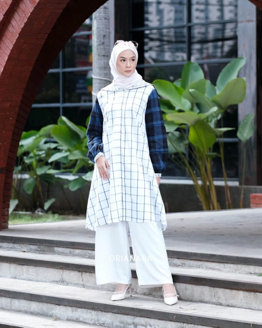 Image of Kyrie Tunik - Blue Square