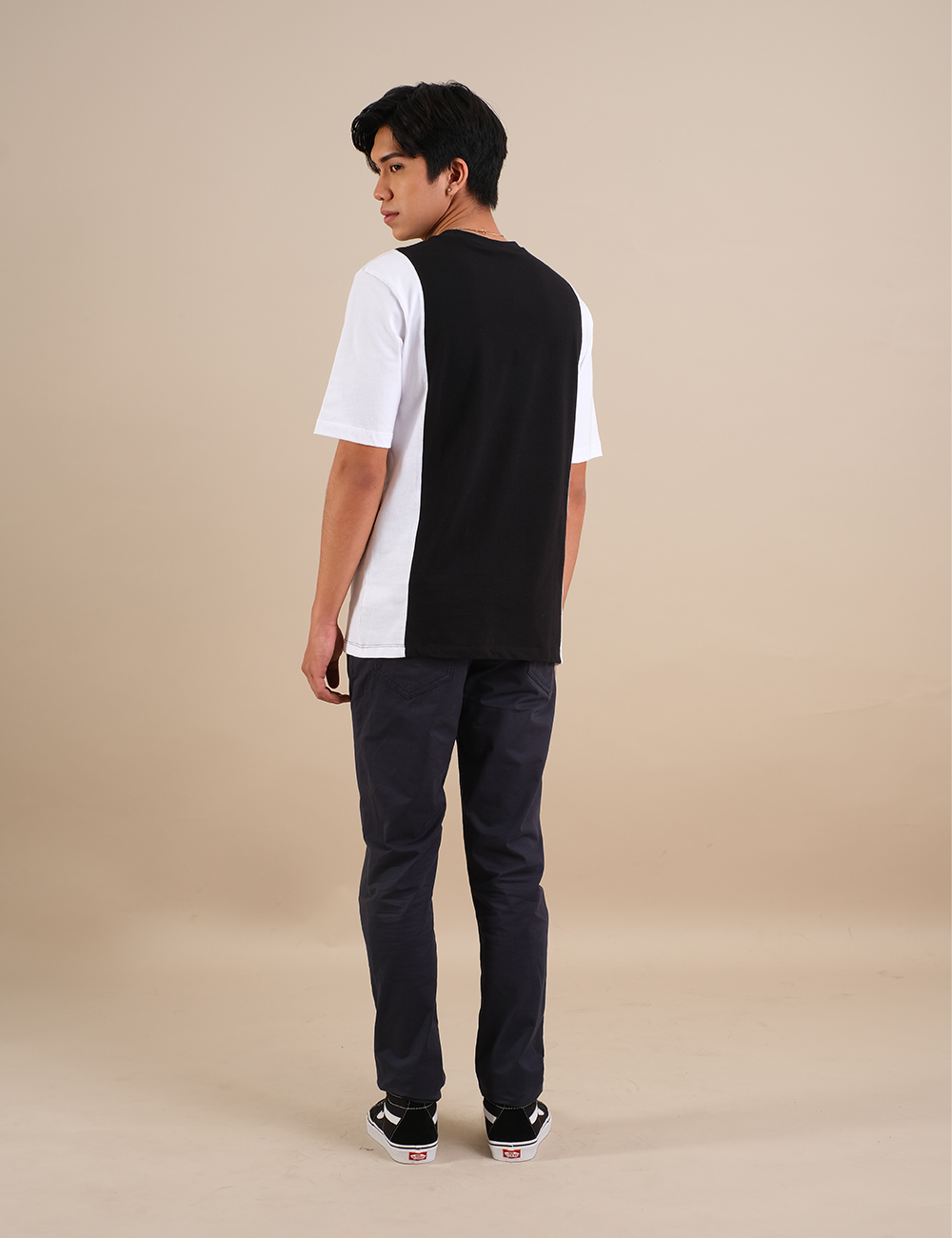 Colorblocked "ASPIRE" Obsidian Black - White T-shirt