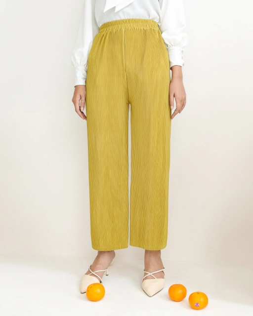 Image of KIKI PLEATS PANTS - LIME