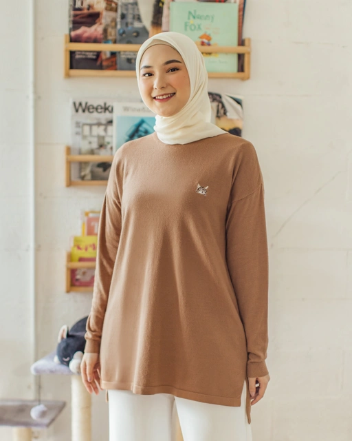 Image of CING-CING KNIT TOP - BROWN