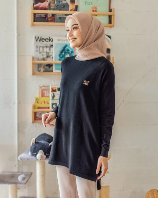 Image of CING-CING KNIT TOP - BLACK