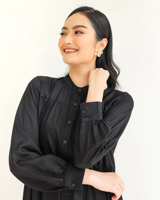Image of NUNA MIDI DRESS - BLACK
