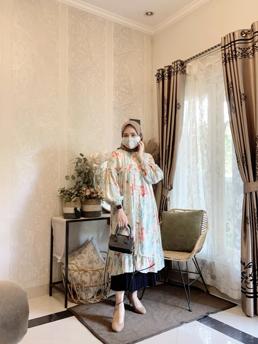 Image of Arumi Midi Dress Coral Leaf