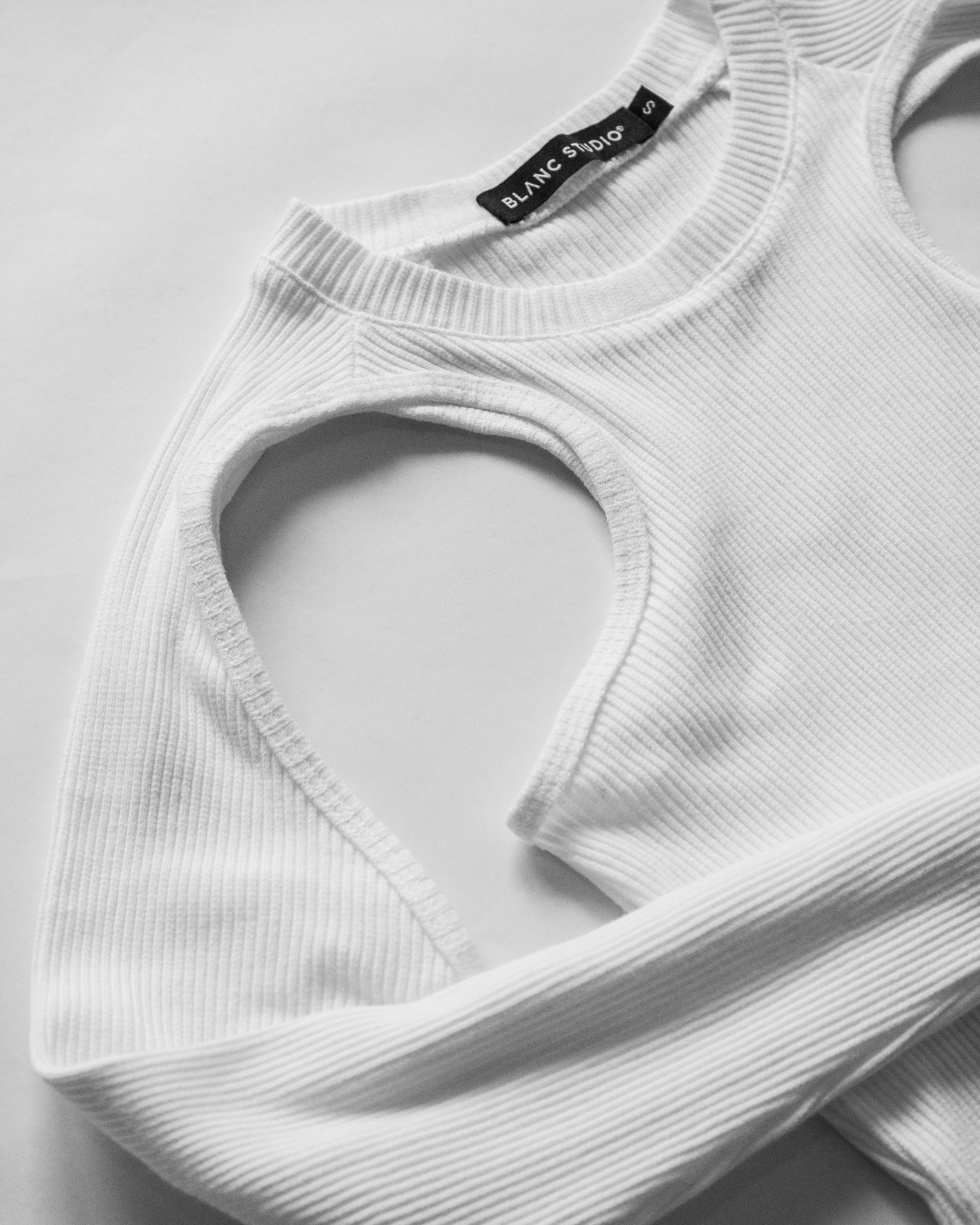 FORM LONG-SLEEVE TOP - WHITE 