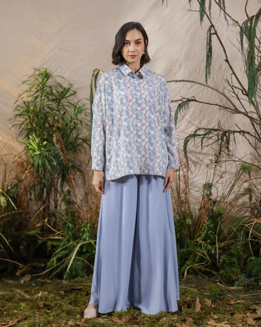 Image of FROZEN BOLD SPIRIT TOP - SKYBLUE