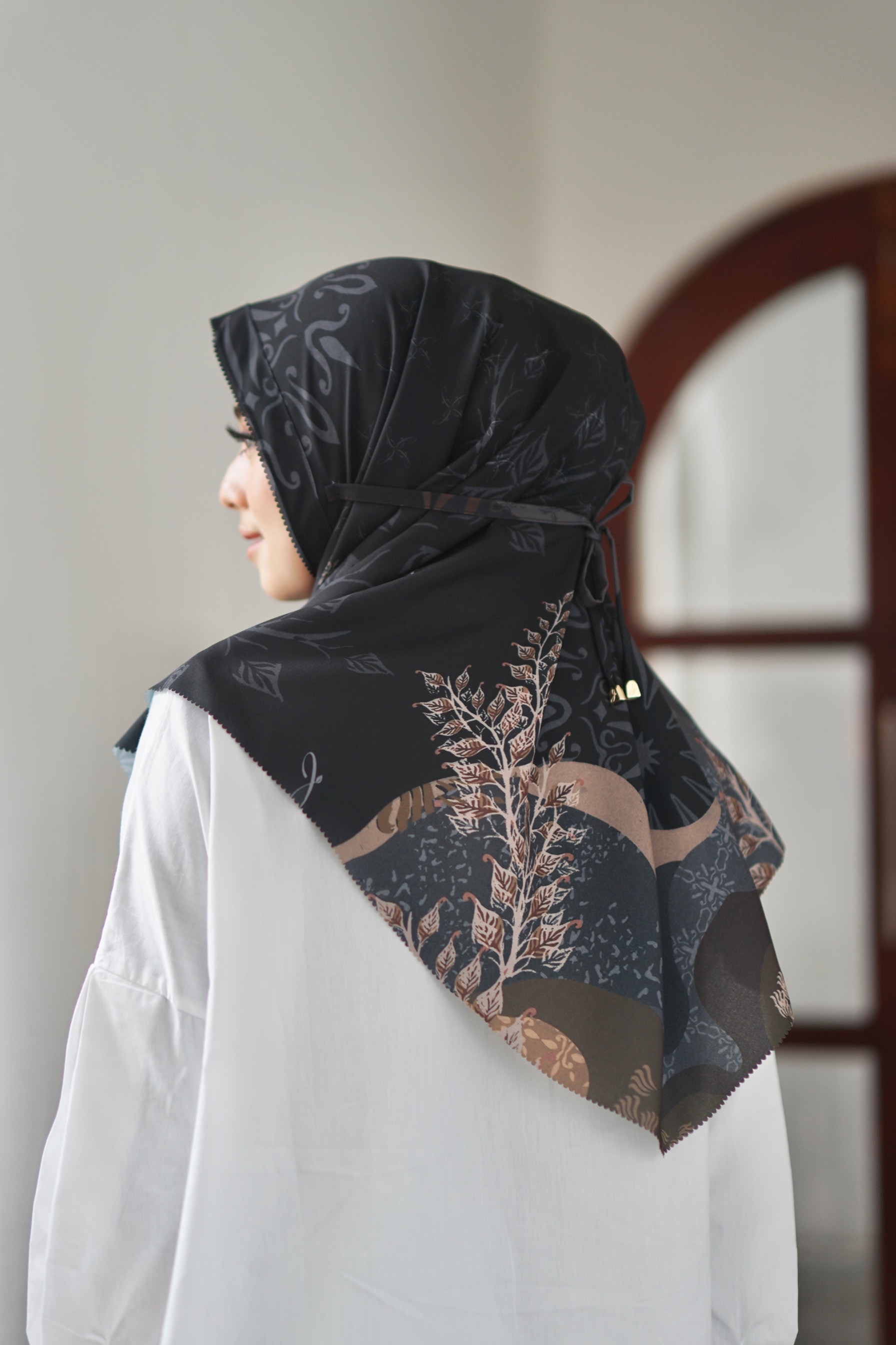 Bergo Flora Black