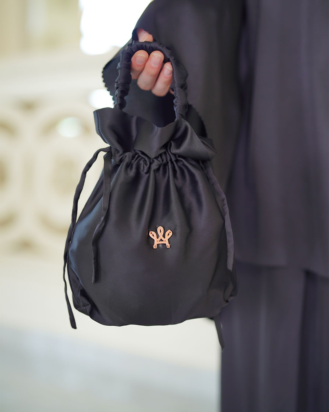 Syamima Prayer Robe Black
