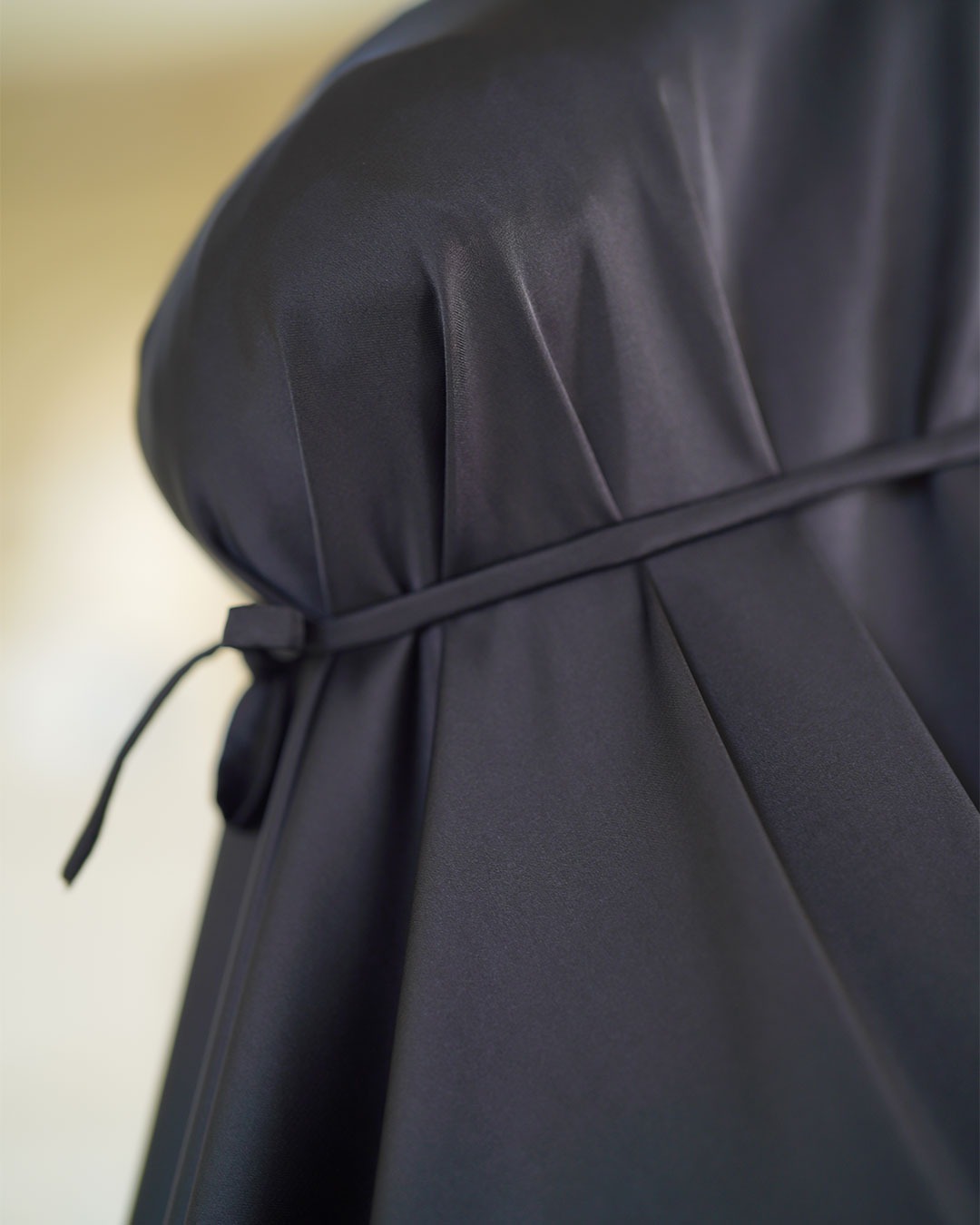 Syamima Prayer Robe Black