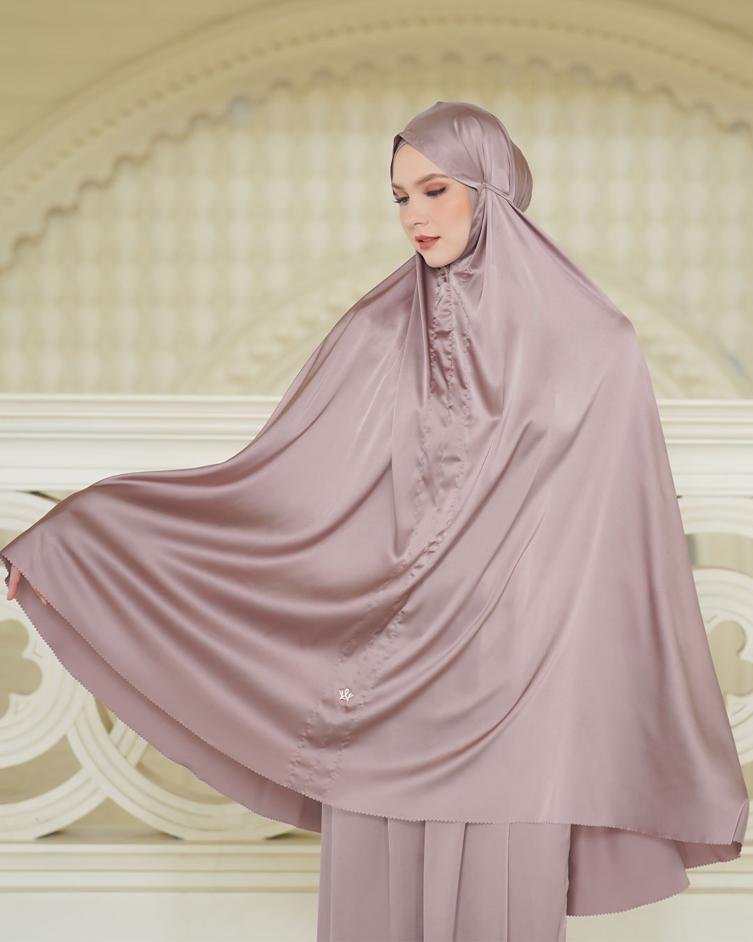 Syamima Prayer Robe Hazelnut