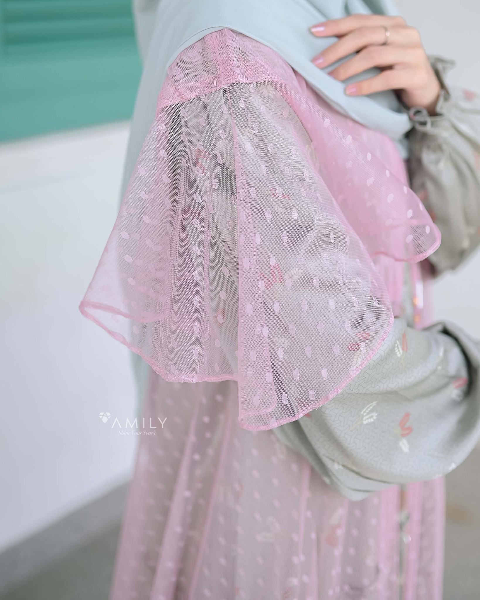 Madelief Outer Mom 