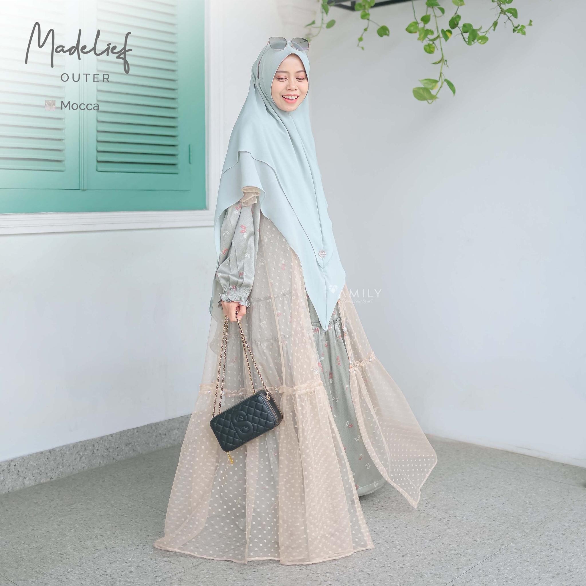 Madelief Outer Mom 
